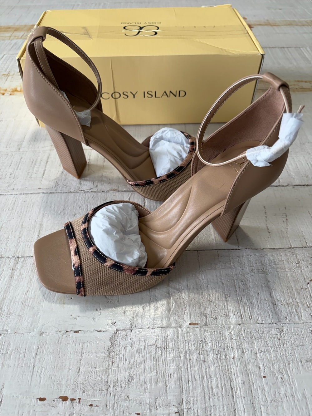 Cosy Island NEW size 8.5 Tan Leopard Trim Ankle Strap High Heel Sandals